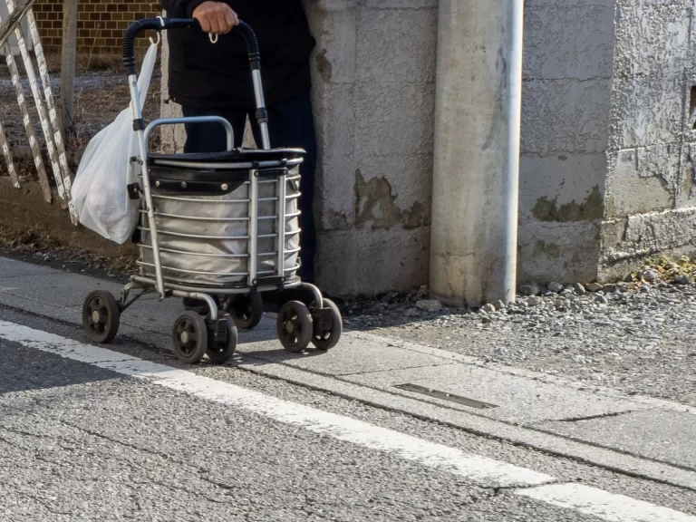 【交通難民】現状や原因、対策を解説！