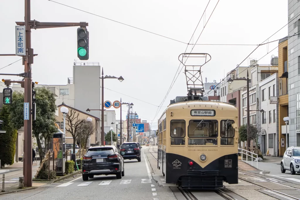 第三セクター鉄道の成功例と失敗例を見よう