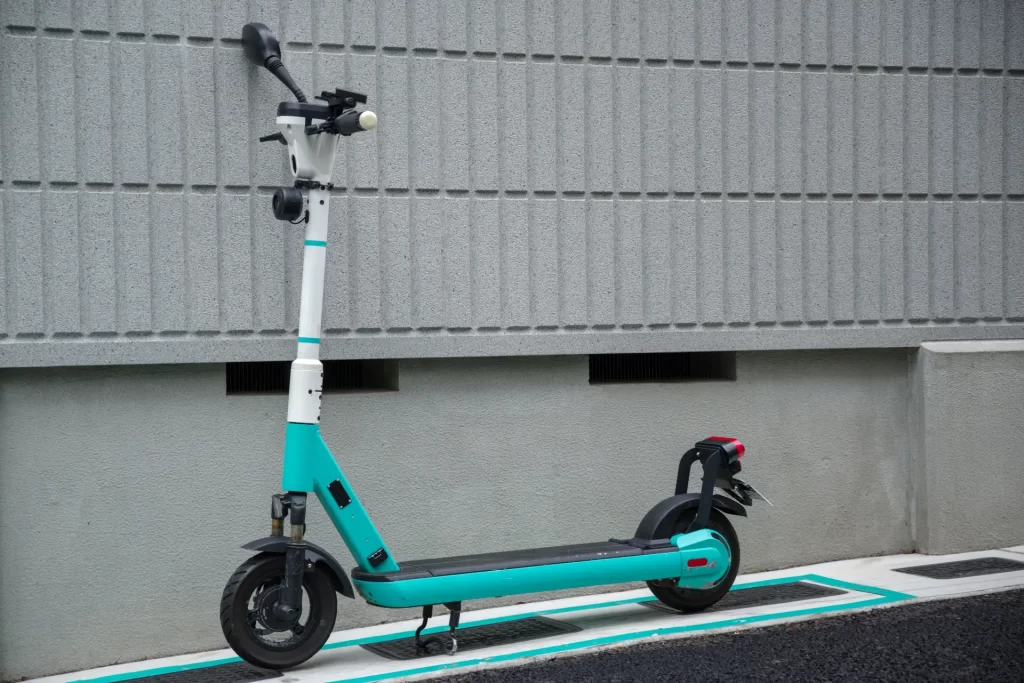 駅周辺の電動キックボード駐輪事情