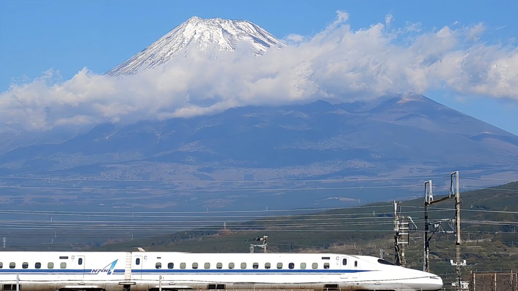新幹線で富士山はどっち側の席？